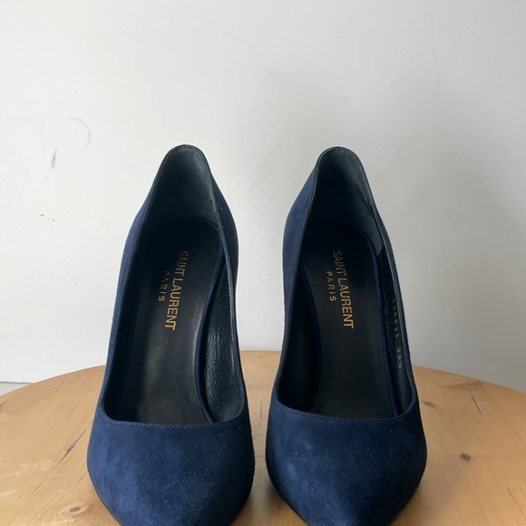 Saint Laurent Navy Blue Suede Pump Size 6.5.      0069 - Picture 5 of 6